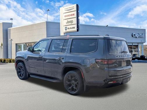 Baltic Gray Metallic Clearcoat 2023 Jeep Wagoneer Series II Carbide 4x4