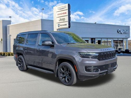 Baltic Gray Metallic Clearcoat 2023 Jeep Wagoneer Series II Carbide 4x4