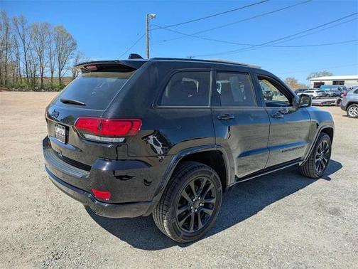 2022 Jeep Grand Cherokee Laredo