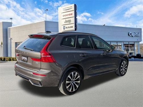2023 Volvo XC60 B5 Plus Dark Theme