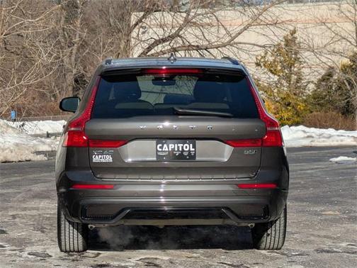 2023 Volvo XC60 B5 Plus Dark Theme