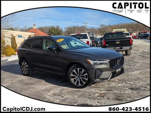 2023 Volvo XC60 B5 Plus Dark Theme