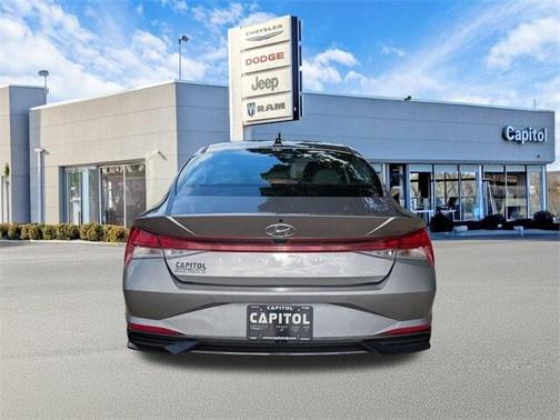 2022 Hyundai ELANTRA Limited