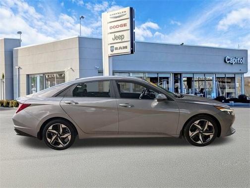 2022 Hyundai ELANTRA Limited
