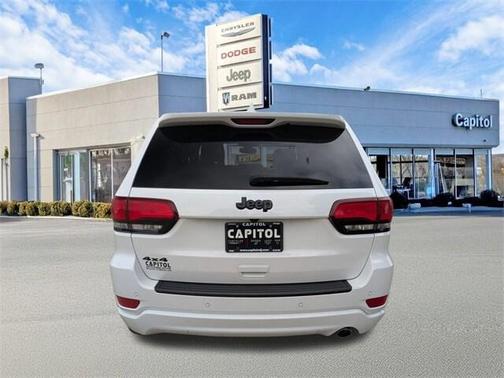 2022 Jeep Grand Cherokee Laredo