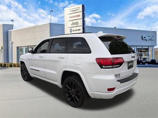 2022 Jeep Grand Cherokee Laredo