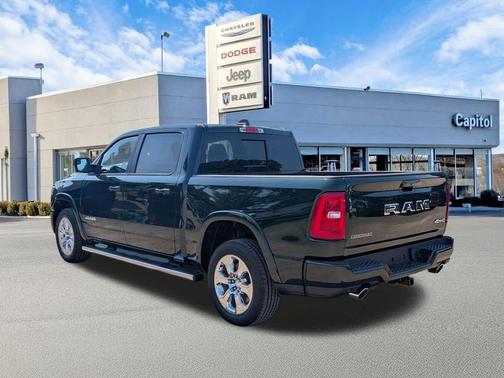 Serrano Green Metallic 2026 RAM 1500 Big Horn/Lone Star