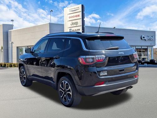 Diamond Black Crystal Pearlcoat 2022 Jeep Compass Limited