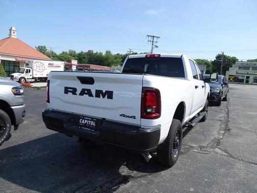 2025 RAM 2500 Tradesman Crew Cab 4x4 6'4' Box