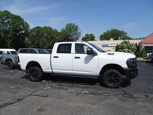 2025 RAM 2500 Tradesman Crew Cab 4x4 6'4' Box