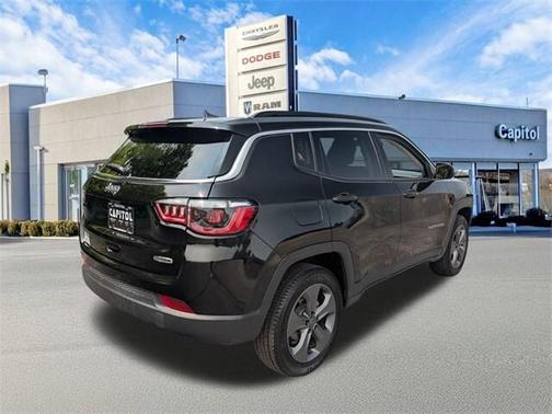 2022 Jeep Compass Latitude Lux