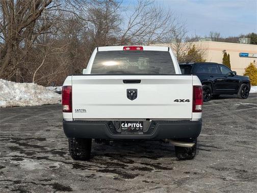 2024 RAM 1500 Classic Warlock Crew Cab 4x4 5'7' Box