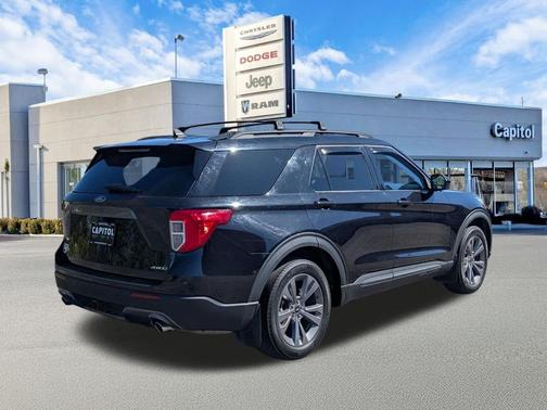 Agate Black Metallic 2022 Ford Explorer XLT