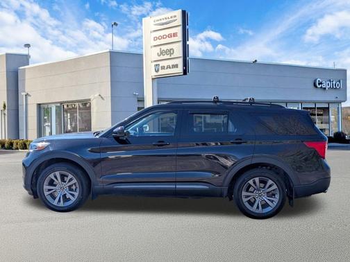 Agate Black Metallic 2022 Ford Explorer XLT