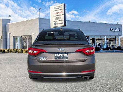 2017 Hyundai SONATA SE