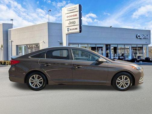 2017 Hyundai SONATA SE