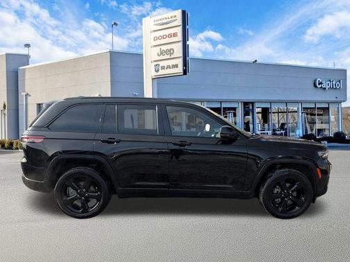 2023 Jeep Grand Cherokee Altitude