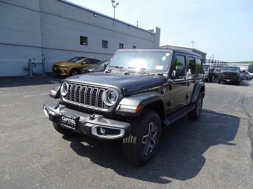 2025 Jeep Wrangler 4-Door Sahara 4x4