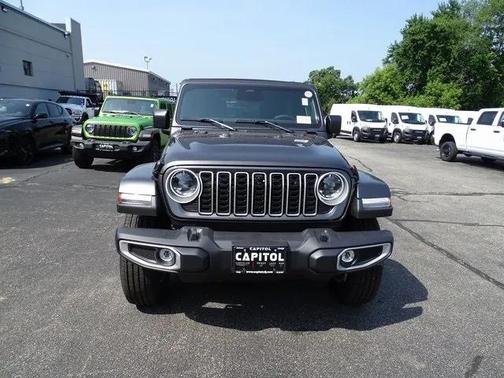 2025 Jeep Wrangler 4-Door Sahara 4x4