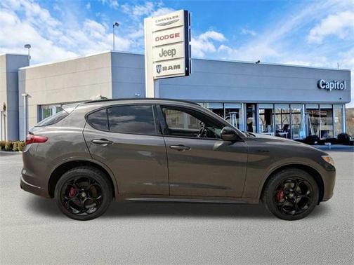 2022 Alfa Romeo Stelvio Ti