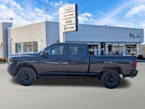 2026 RAM 2500 Tradesman Crew Cab 4x4 6'4' Box