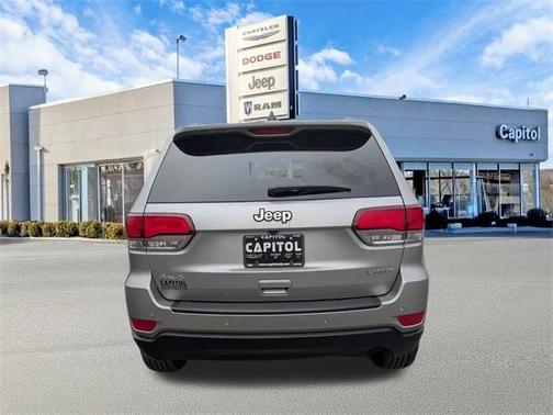 2020 Jeep Grand Cherokee Laredo