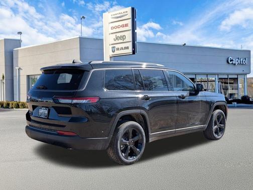 Diamond Black Crystal Pearlcoat 2026 Jeep Grand Cherokee L Limited