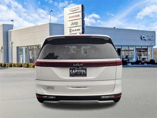 2023 Kia Carnival LX