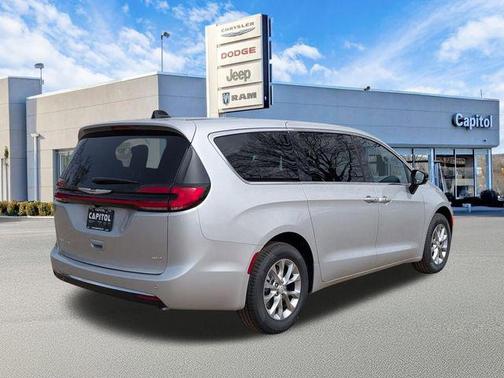 Silver Mist Clearcoat 2026 Chrysler Pacifica L