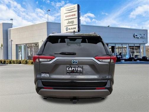 2021 Toyota RAV4 Hybrid SE