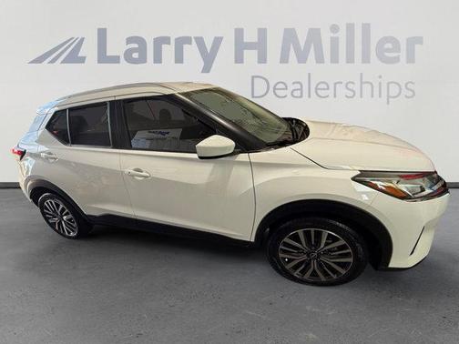 Fresh Powder 2024 Nissan Kicks SV
