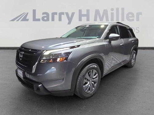 2023 Nissan Pathfinder SV