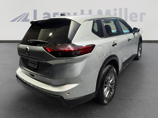 Brilliant Silver Metallic 2024 Nissan Rogue S