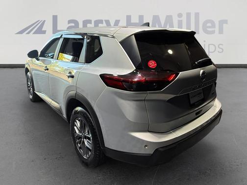 Brilliant Silver Metallic 2024 Nissan Rogue S