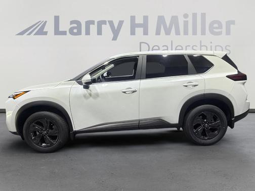 Everest White P 2026 Nissan Rogue SV