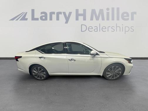 2025 Nissan Altima SL