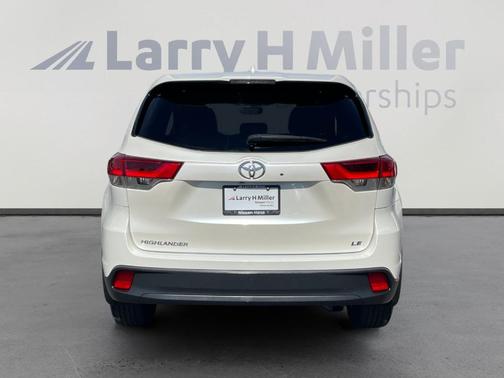 Blizzard Pearl 2017 Toyota Highlander LE