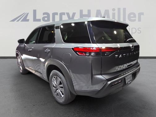 2025 Nissan Pathfinder S