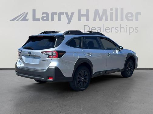 Ice Silver Metallic 2025 Subaru Outback Onyx Edition