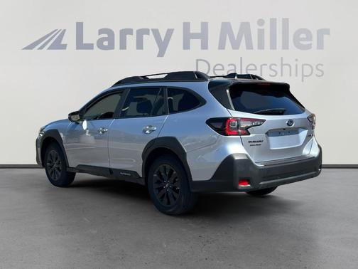 Ice Silver Metallic 2025 Subaru Outback Onyx Edition