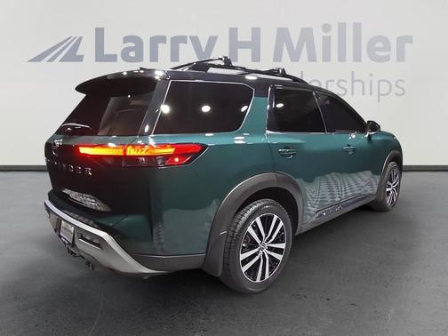 2023 Nissan Pathfinder Platinum