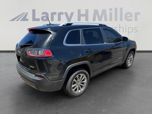 Diamond Black 2019 Jeep Cherokee Latitude