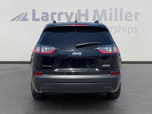 Diamond Black 2019 Jeep Cherokee Latitude