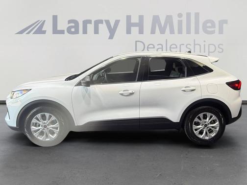 Oxford White 2023 Ford Escape Active