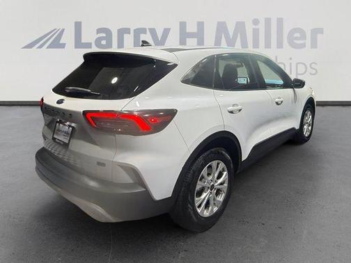 Oxford White 2023 Ford Escape Active