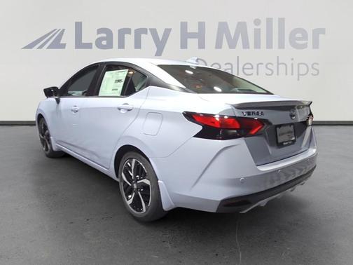 2025 Nissan Versa 1.6 SR