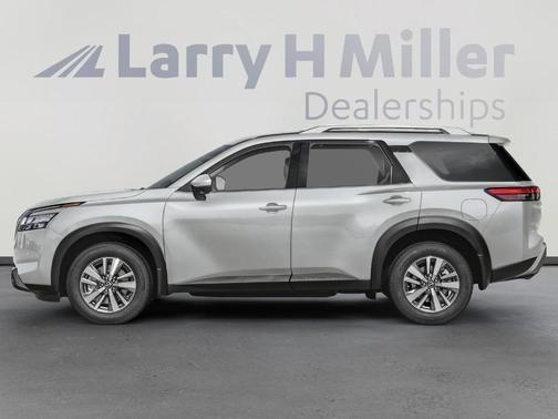 2025 Nissan Pathfinder SL