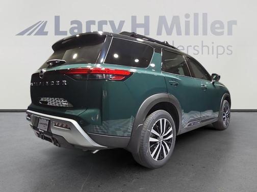 2025 Nissan Pathfinder Platinum