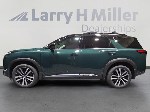 2025 Nissan Pathfinder Platinum