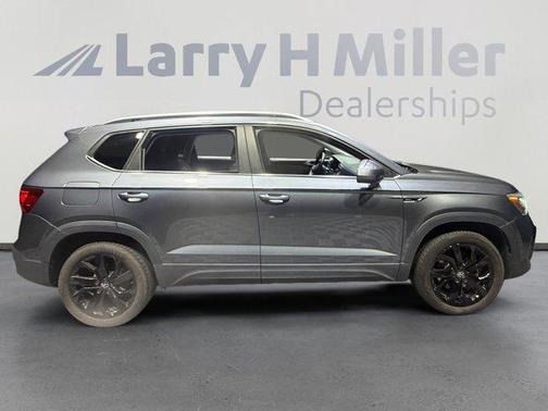 Platinum Gray Metallic 2023 Volkswagen Taos 1.5T SE